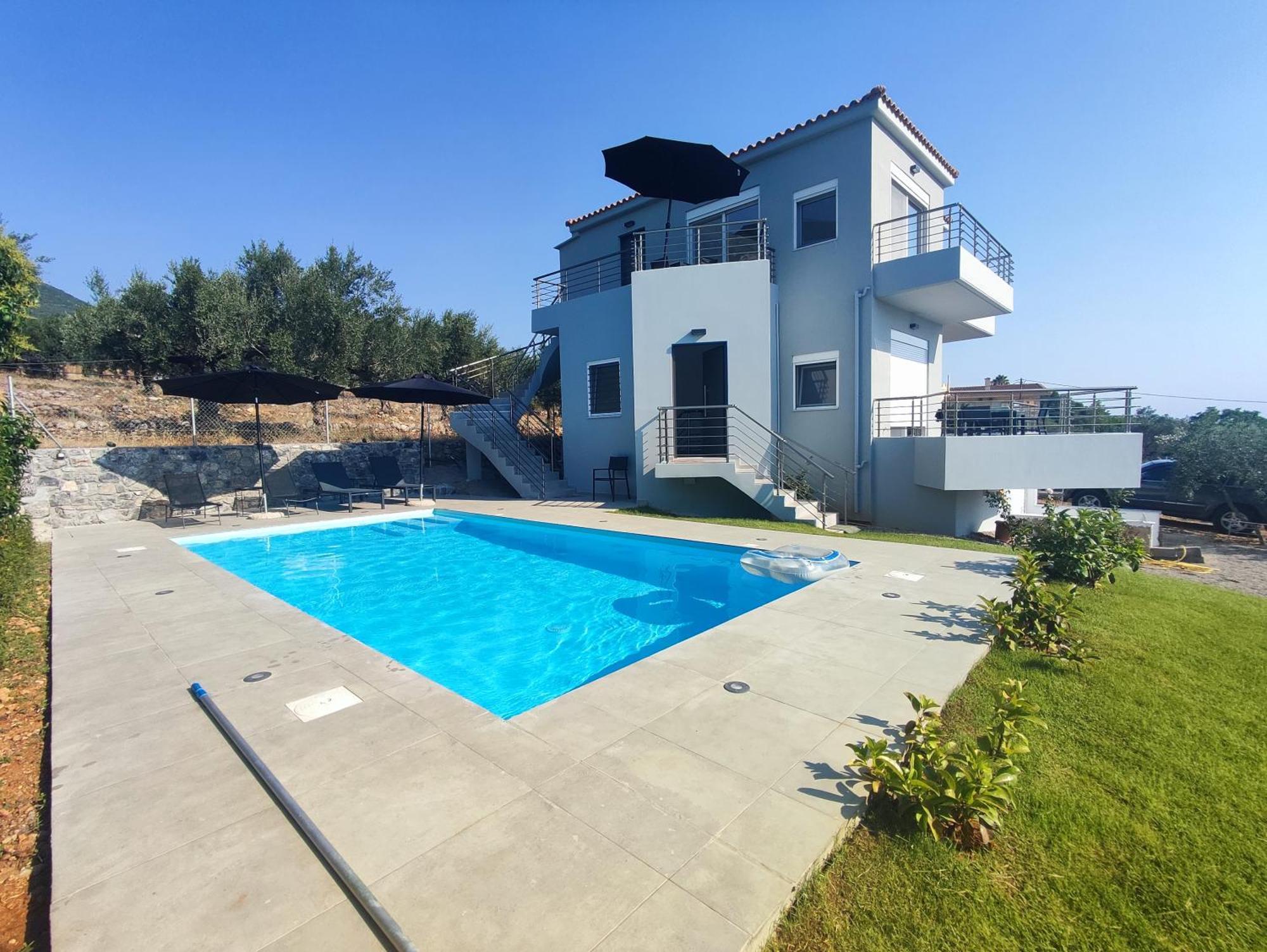 Evilenia Luxury Apartments كالاماتا الغرفة الصورة