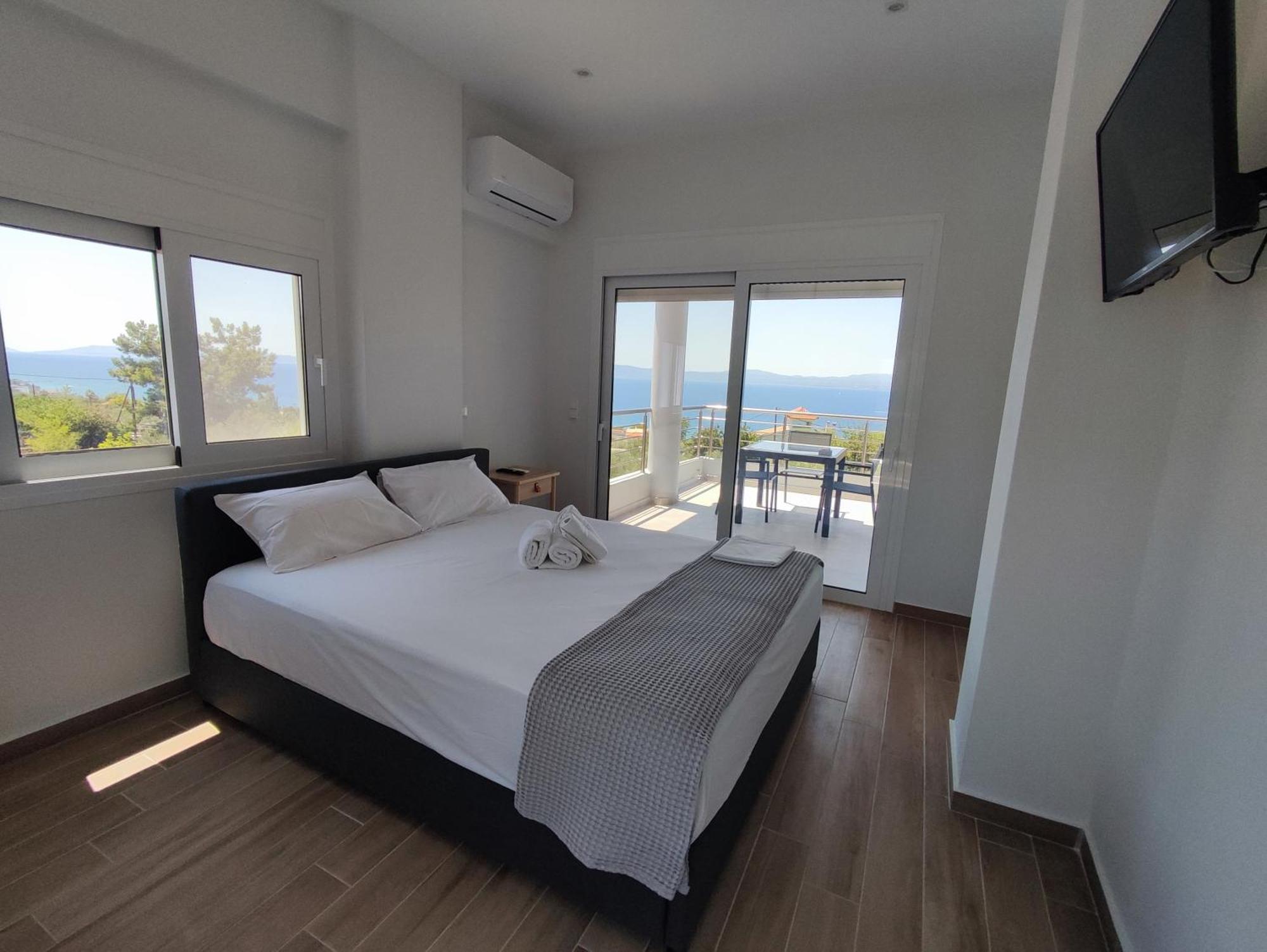Evilenia Luxury Apartments كالاماتا الغرفة الصورة
